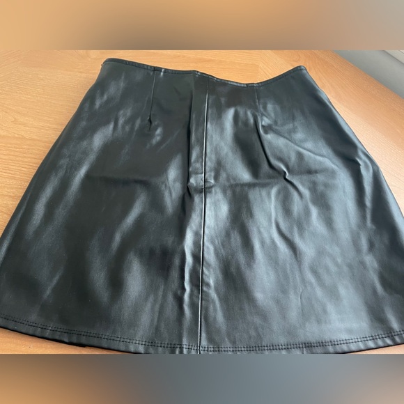 Kendall + Kylie Skirt - Picture 2 of 3